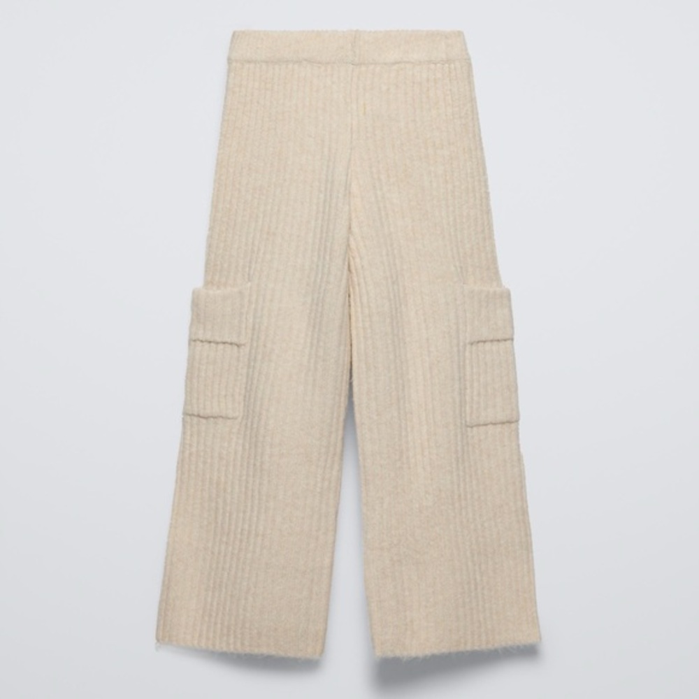 ZARA Girls Ribbed Soft Touch Cargo Pants – Size 10 (140 cm) Beige Knit